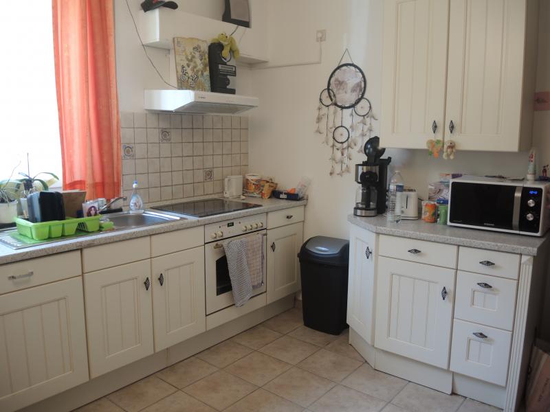 Appartement à louer, 1 ch.à c. avec cuisine équipée, Living ... située à 4728 Hergenrath 