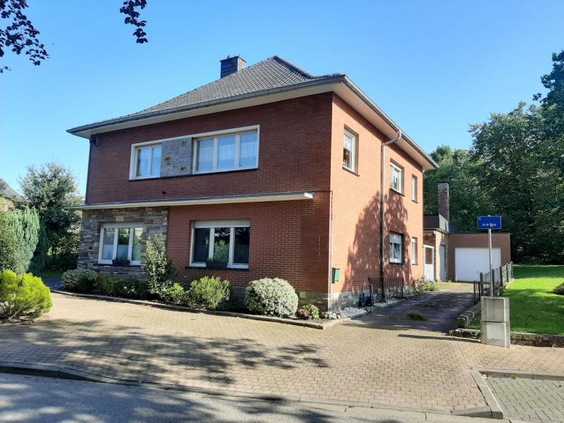 Mehrfamilien oder Mehrgenerationenhaus in hervorragender Lage in 4728 Hergenrath 